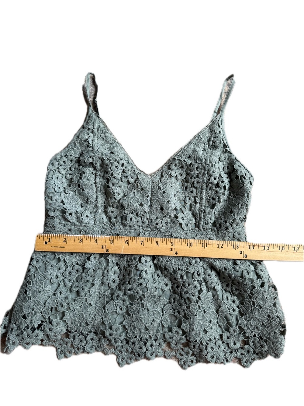 ABERCROMBIE &FITCH Lace Floral V-Neck Peplum Cami Top in Sage - Picture 8 of 9